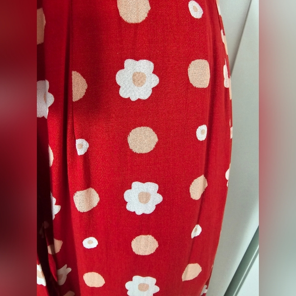 NWOT Rare Collectif Bright & Beautiful Jayleen Jumpsuit in Red Floral Dots - Picture 6 of 12